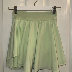 Lululemon tennis skirt in a soft light green shade 💚